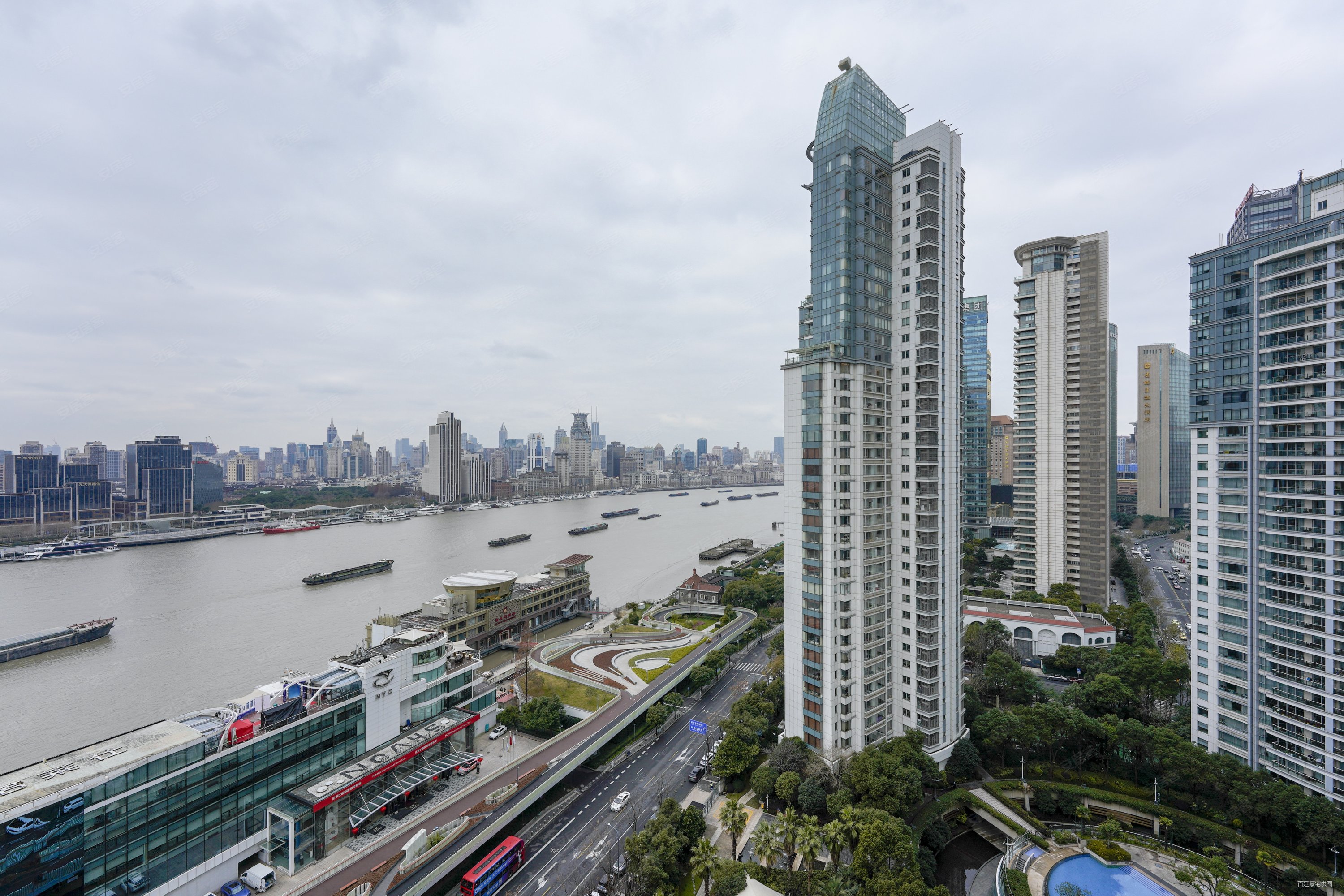 中粮海景壹号4室2厅4卫308.13㎡南北7600万