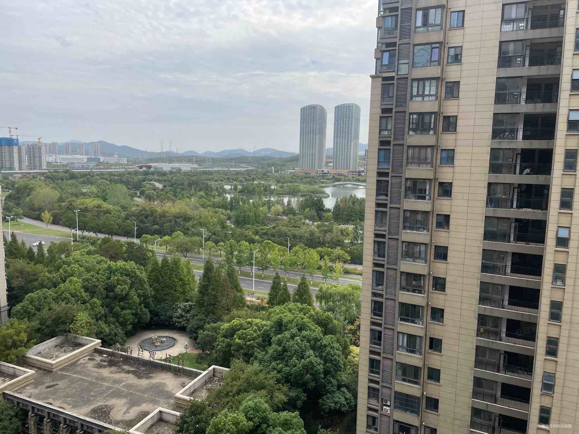 保利罗兰香谷3室2厅1卫87㎡南313万