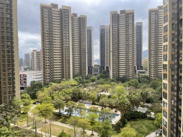 深圳布吉上水径万科麓城一期家私齐全 入住随时 保养极好 没怎么住过