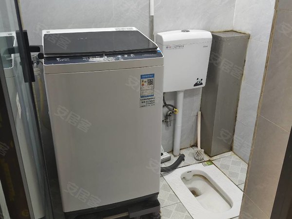 凉山西昌西城大成商业广场名店街附近单间带厨卫，家具家电齐全采光好拎包入住出租房源真实图片