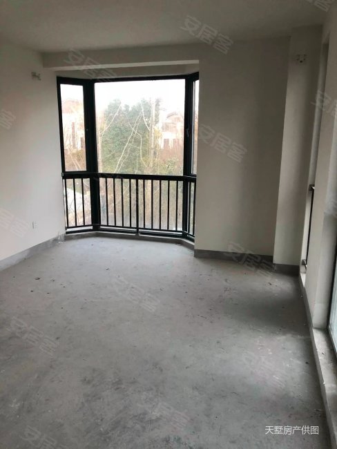 佘山玺樾低密宜居停车方便南北通透产权清晰松江新城