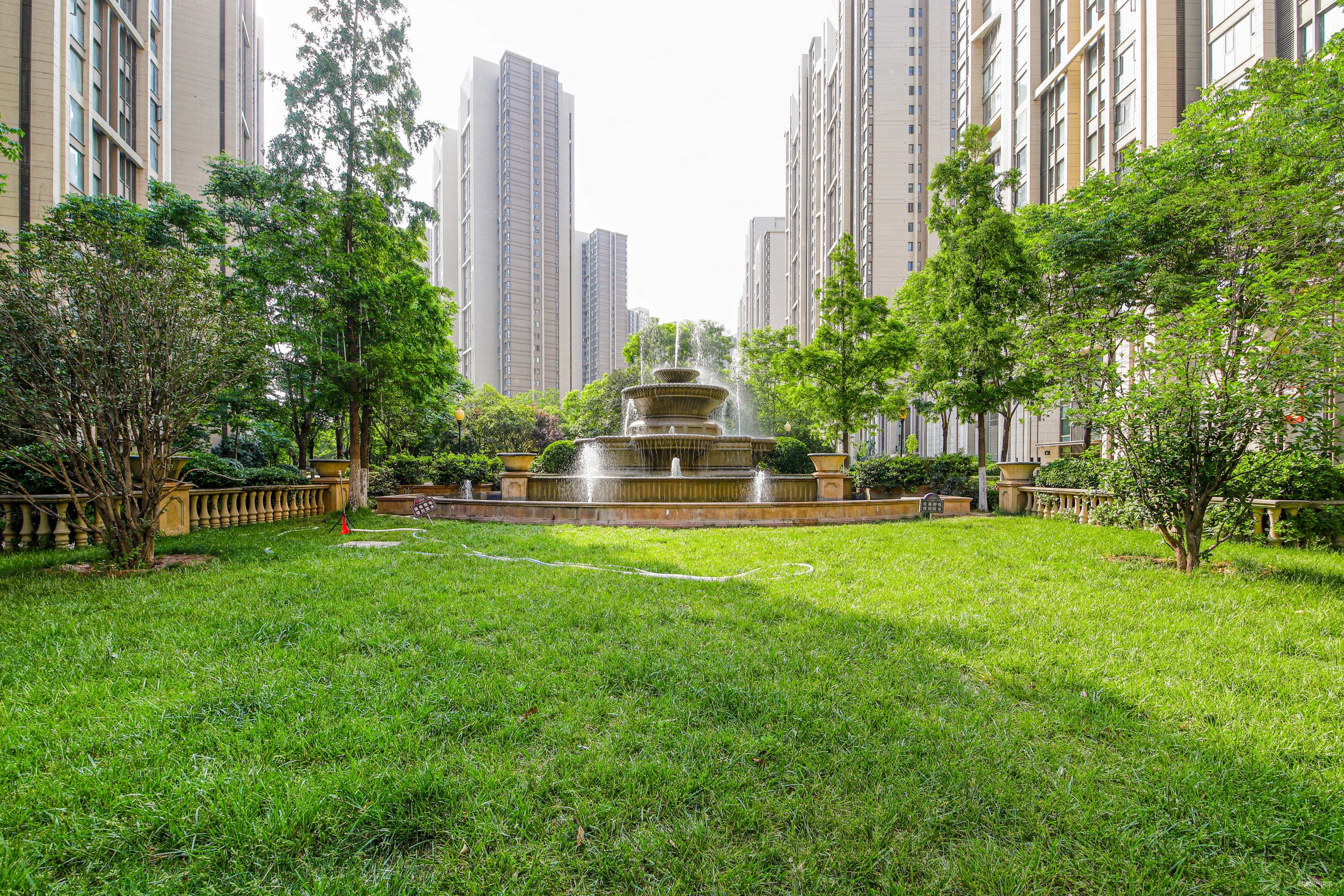 西工品质小区丨沿河一排大四室丨升龙广场a区丨采光好丨花园洋房
