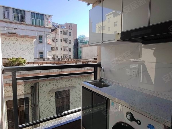 深圳宝安固戍凤凰岗村凤凰岗村 1室 电梯房 精装修 配套齐全出租房源