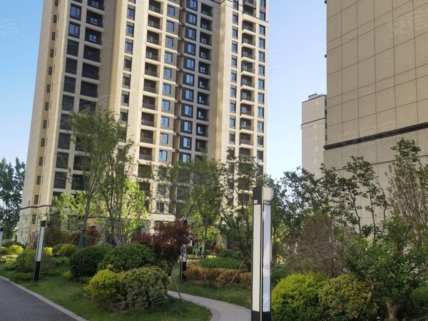 青岛即墨潮海金玉府金玉府 精装套三 家具家电齐全有钥匙随时看房带