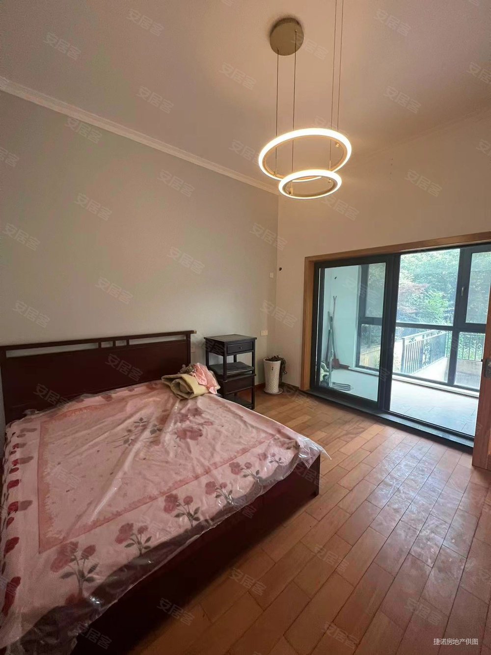 大学路华润云龙湖悦府.下叠  带院.价格美丽!