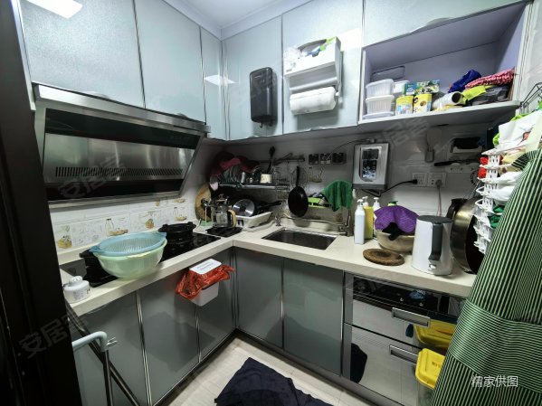 港逸豪庭 带电梯 近医院 满五   商品房 精装可拎包入住