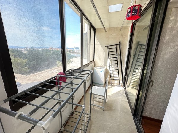 温州瑞安安阳外滩香颂外滩香颂!两室一厅精装修,干净清爽,看房方便!