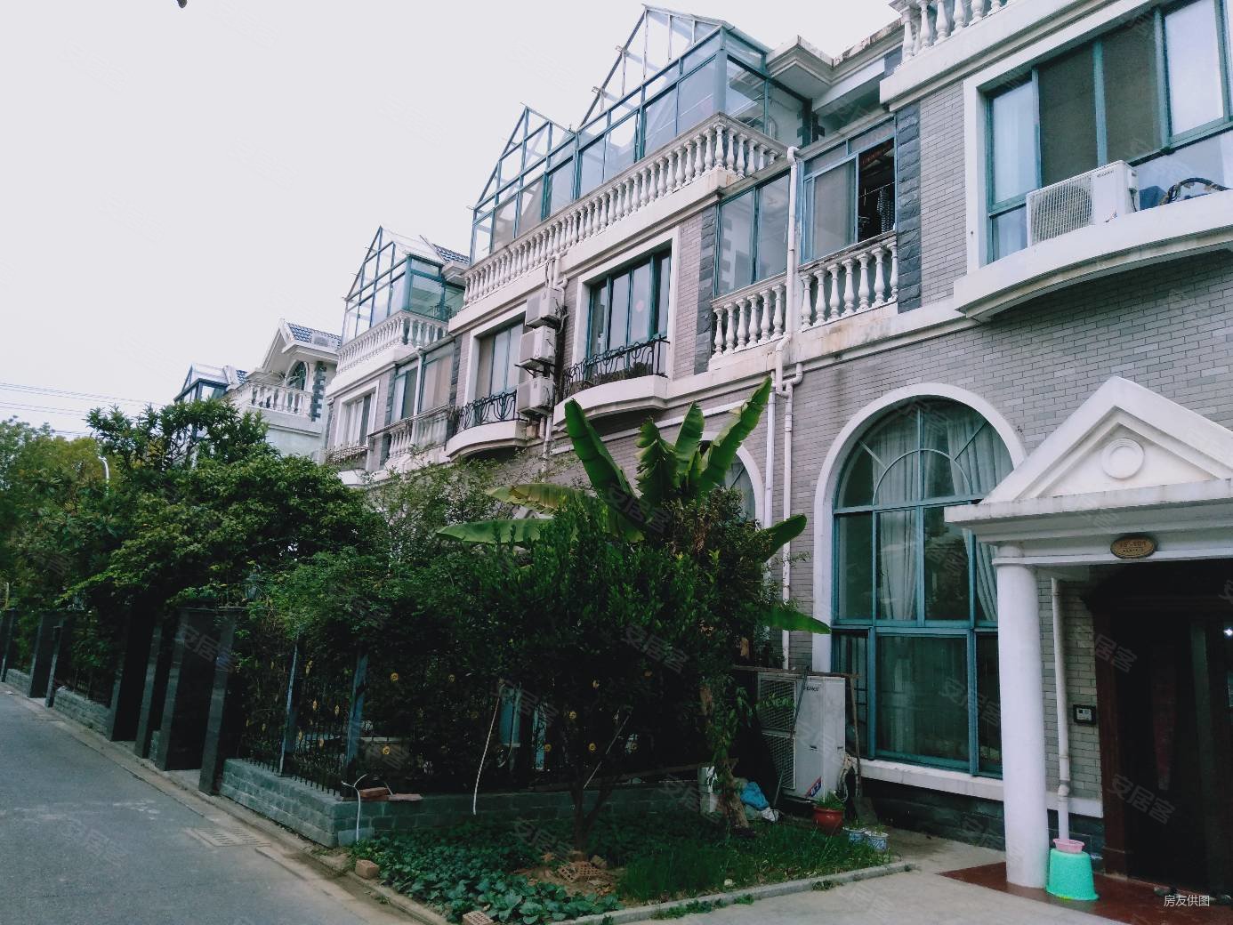 小区中间位置,鱼尾狮玉峰山庄二手房,1500万,4室2厅,3卫,225平米-昆山