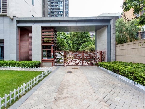 深圳南山南头田厦翡翠明珠花园112号线桃园地铁站旁11年花园小区,精装