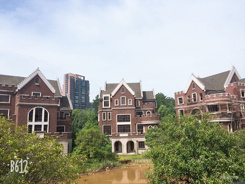 长沙房产网>长沙二手房>雨花二手房>体育新城二手房>红墅湾(别墅)>