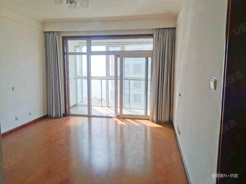 海信燕岛国际公寓3室2厅1卫174㎡东南1250万