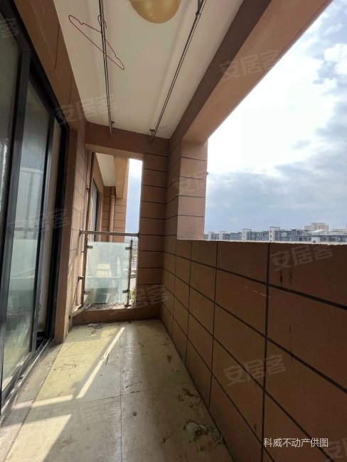 新潮塘小面积82平1298万带杂物间