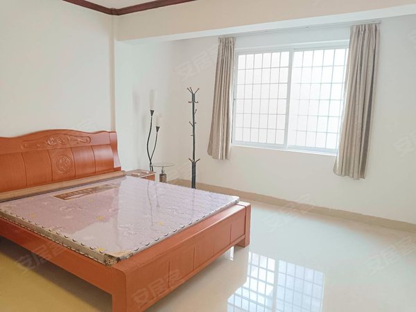 南宁青秀仙葫雅源阁有电梯,豪华ktv,可停6辆车,超大花园露台,家电家具