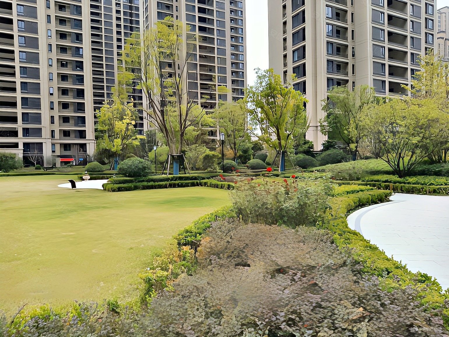 草滩尚稷路绿城桂语兰庭4室2厅2卫