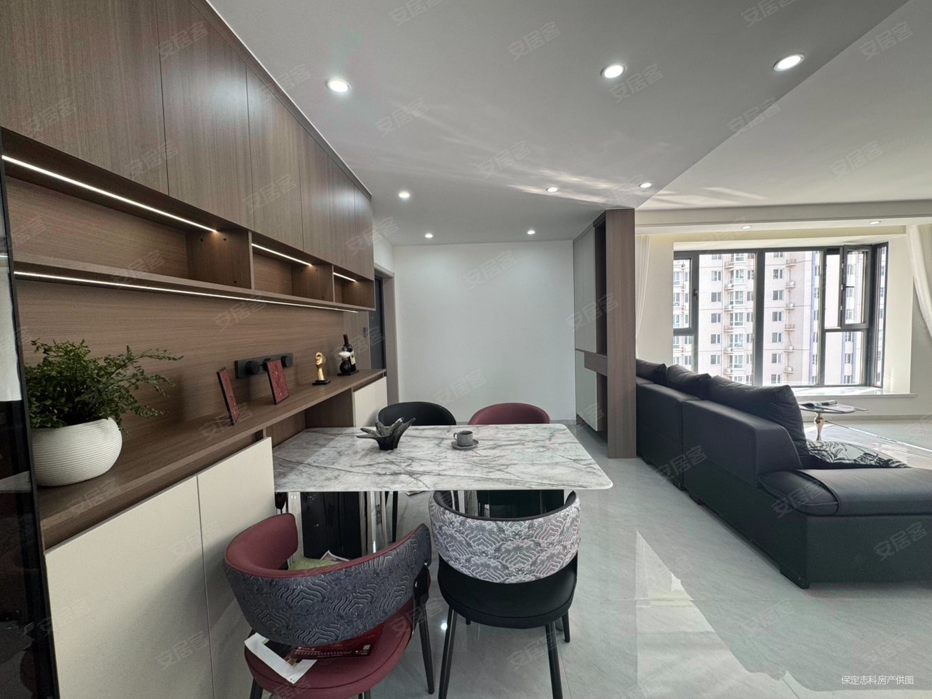 维多利亚夏郡4室2厅2卫162㎡南北115.8万