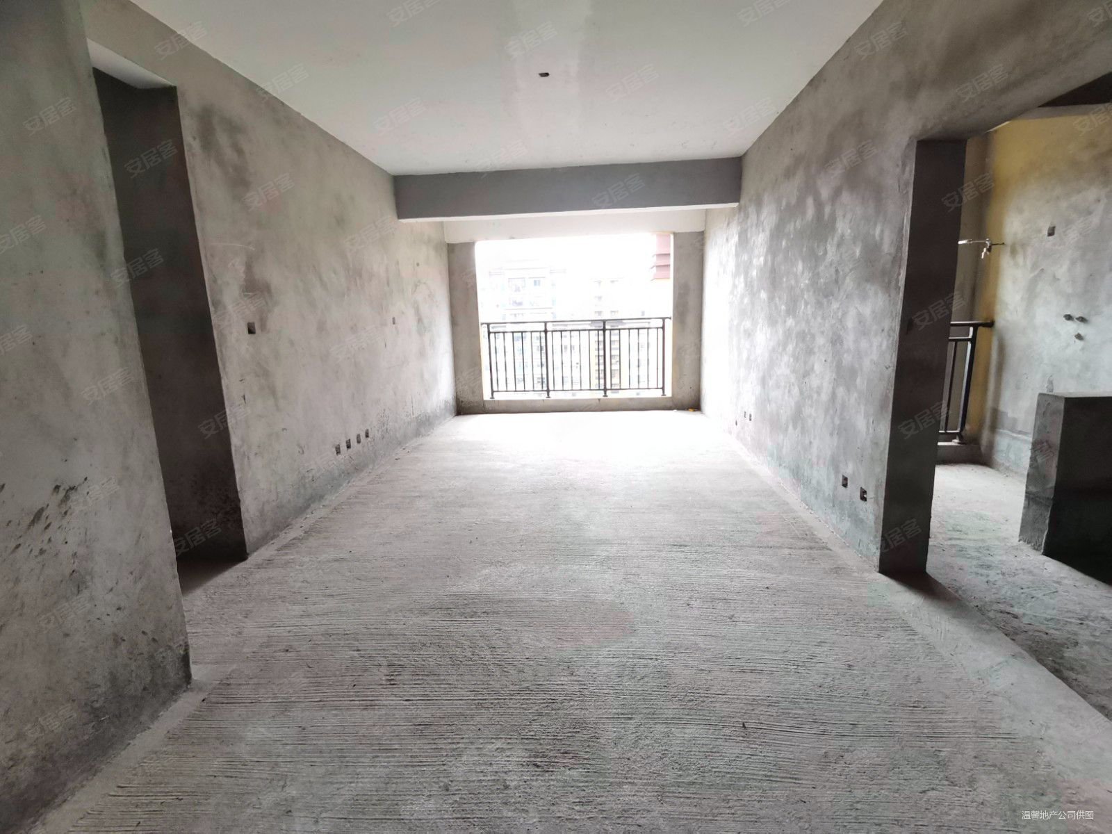 东城华府 标准套三双卫送车位 带楼顶花园 实得面积大