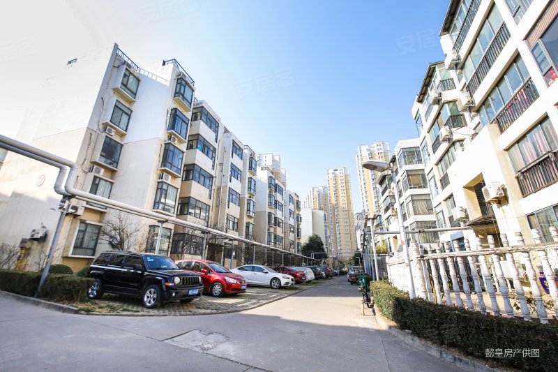 香港城3室2厅2卫118㎡南59万