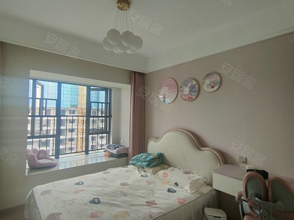 沅江碧桂园梓山府湖景房,精装4房,房东装修只有1年半,可随时看房出租