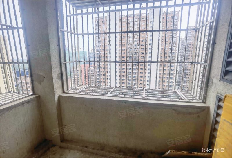 滨湖顺园  房龄新 南北通透 临地铁