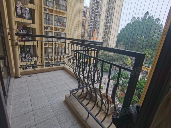 【多图】英郡年华,丹竹头租房,地铁口花园两房出租,看房有钥匙,布吉