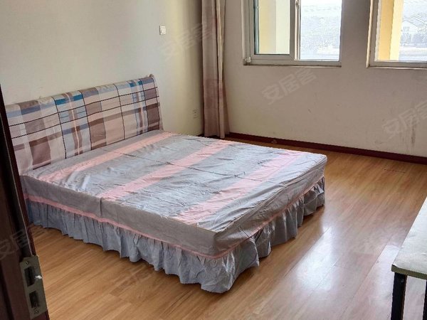 带空调朝阳大单间650元出租,3家人用一卫生间,干净出租房源真实图片