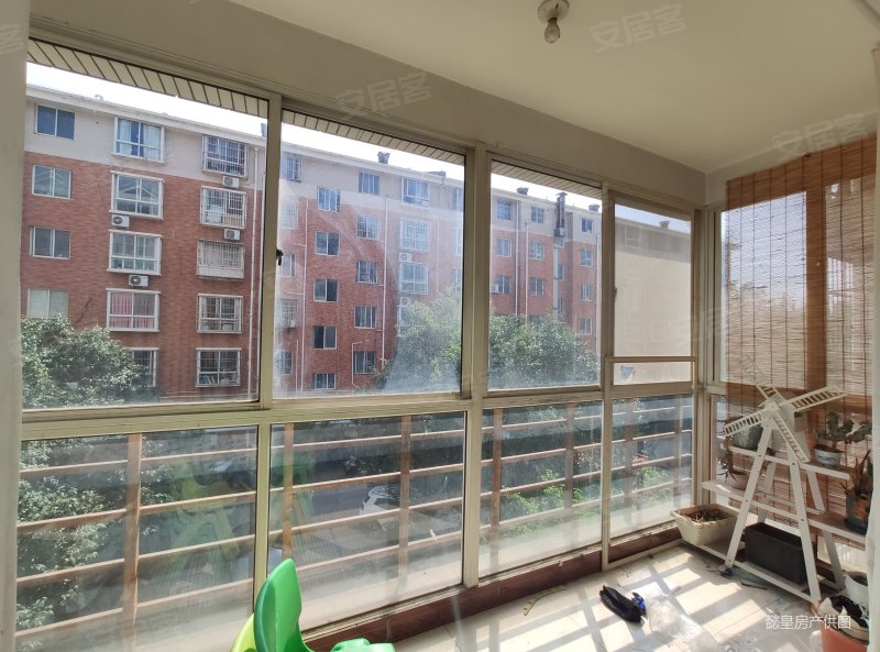 满五 南北通透 楼层好 产权清晰 低容积,佳华怡景苑二手房,83万,3室2