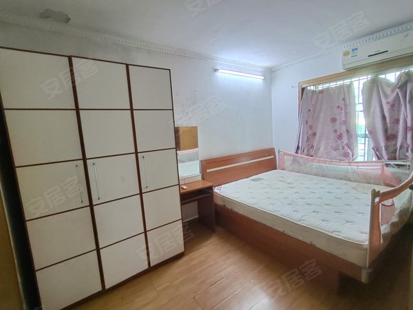 深圳罗湖笋岗嘉景苑笋岗地铁口  花园小区 超大三房  朝南向出租房源