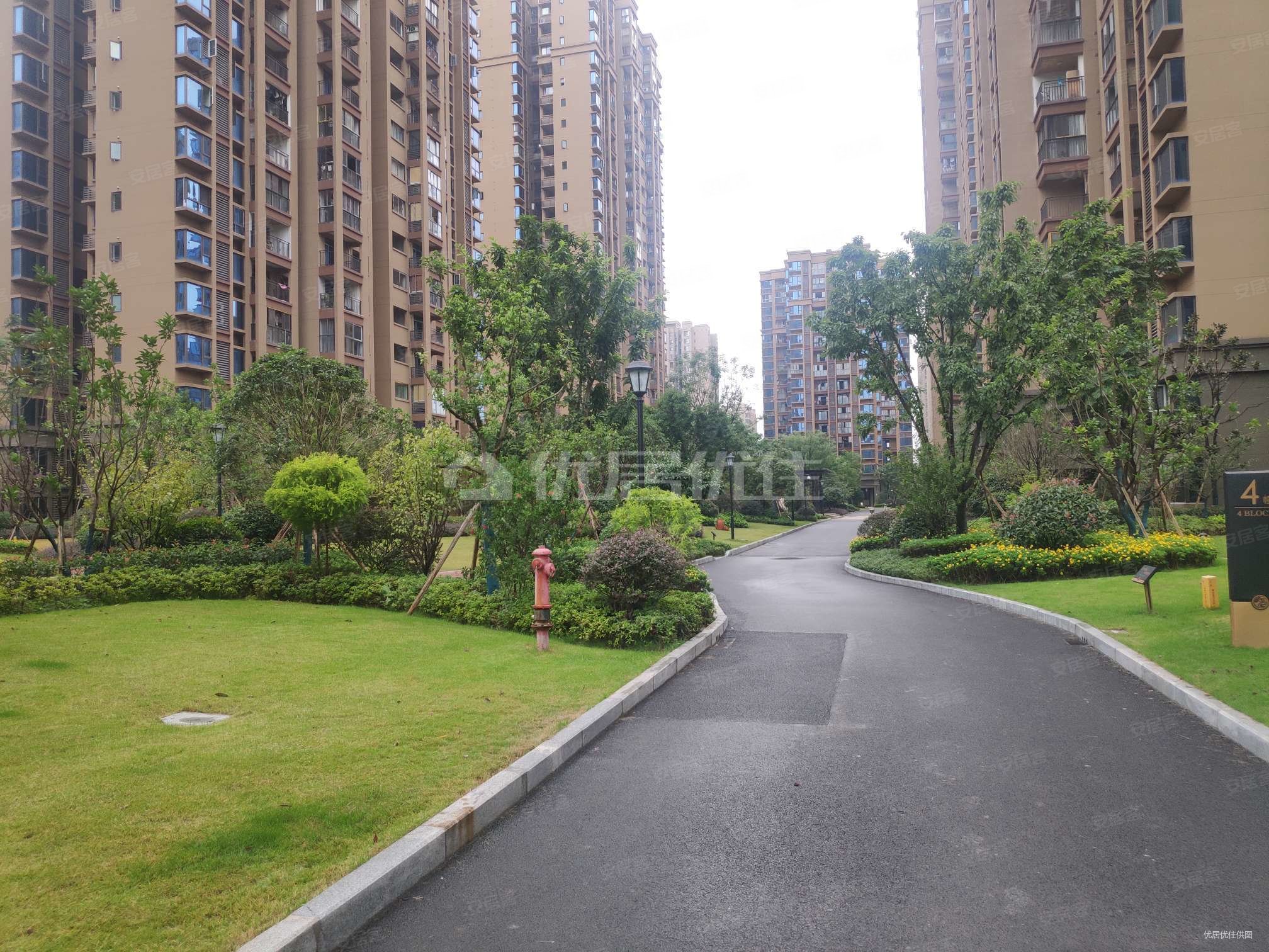 名流印象沁水两房业主诚心出售