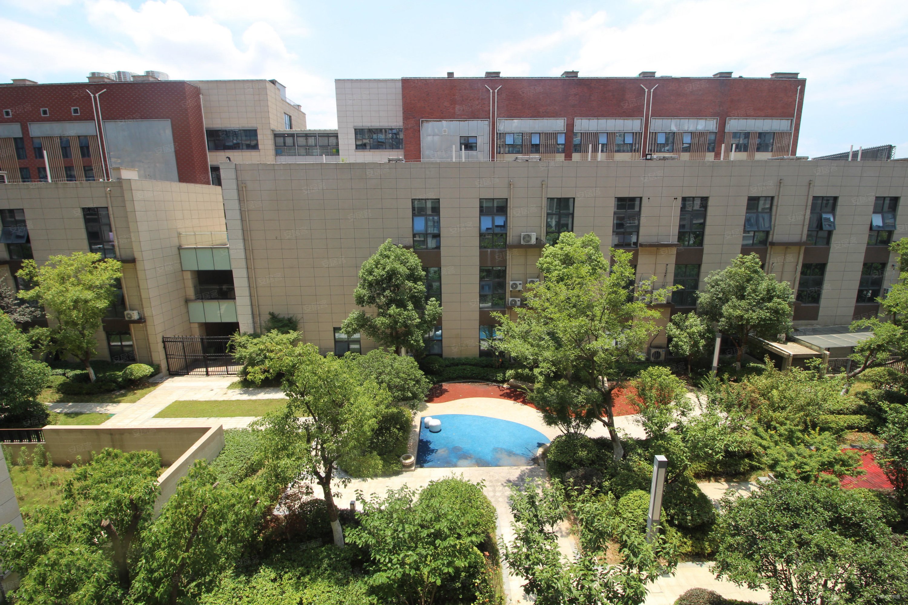 奥园城市天地中间楼层加车位毛坯房业主心态诚心急售