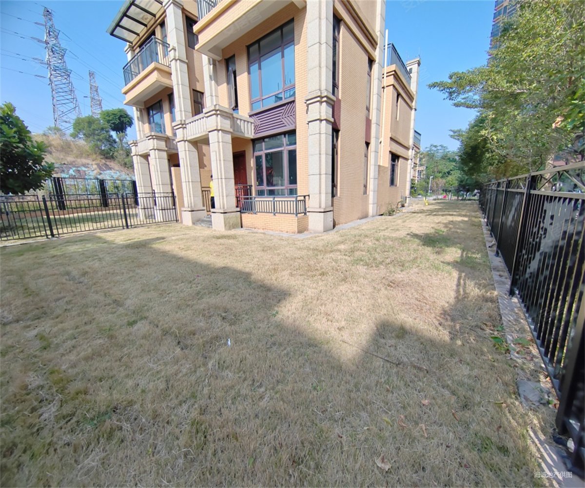 嘉宏锦峯(别墅)5室2厅3卫212.07㎡南北860万