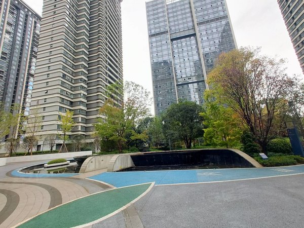 昆明官渡巫家坝金茂广场(商住楼)金茂广场 两房loft公寓 可押一付一