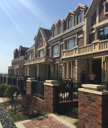 团泊湖联排别墅 双层别墅 大院落 高层的价格别墅的享受