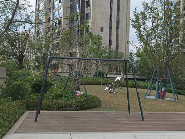 义乌苏溪苏溪之心苏溪印象苏溪印象125平,大三房二卫,精装修 出租