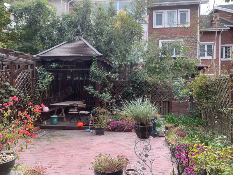 世纪城西 御墅临枫北入户南  精装别墅 低总价 户型方正采光