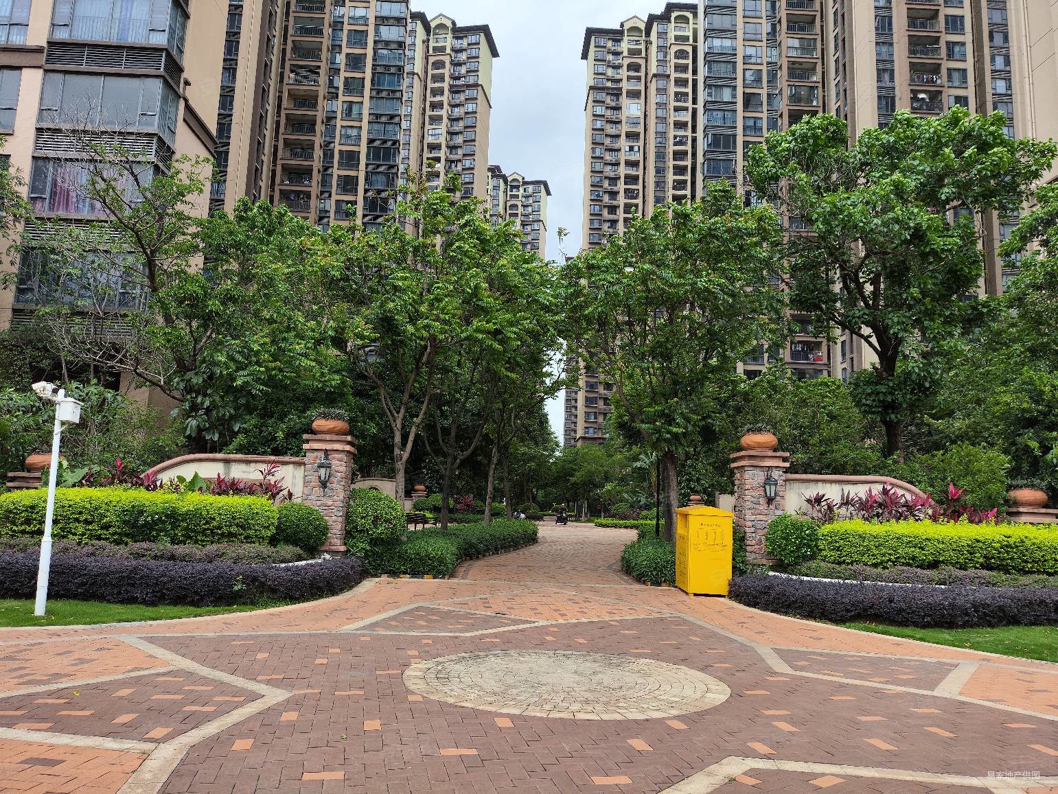 海伦堡松湖湾,三房一卫,精装交楼标准,标价再砍10w