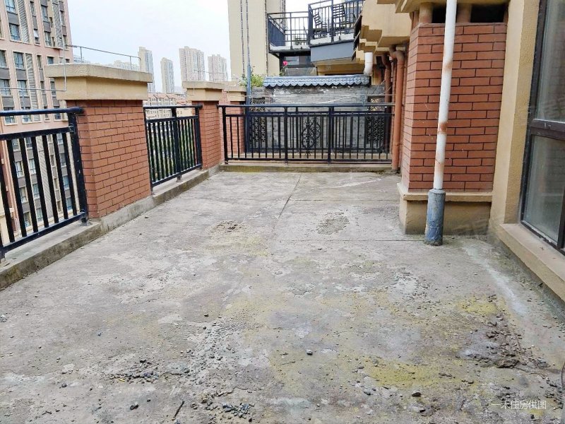 山水香堤溪墅4室2厅2卫177㎡南北496万