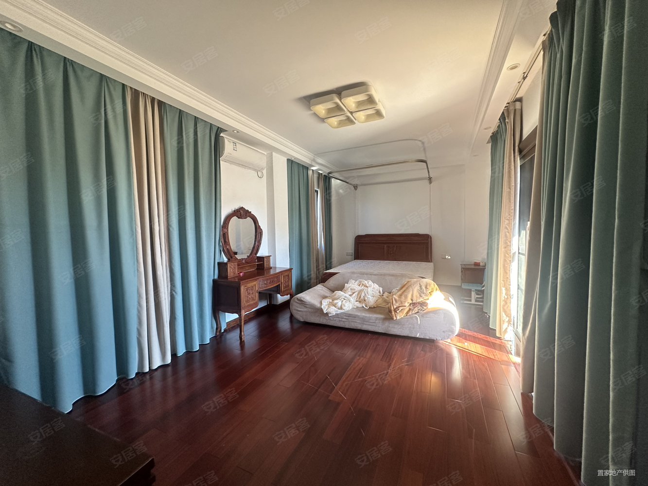 碧桂园城市花园(别墅)5室2厅5卫252㎡南北178万