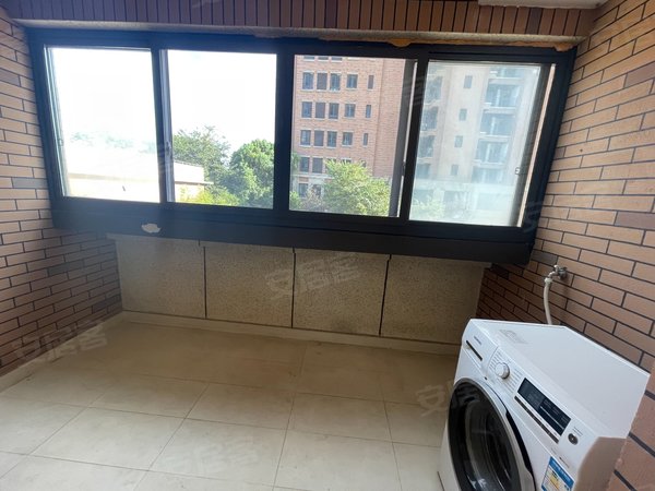 上海奉贤金汇灏景湾灏景湾 3室2厅2卫 南北通透 配套齐全 精装修出租