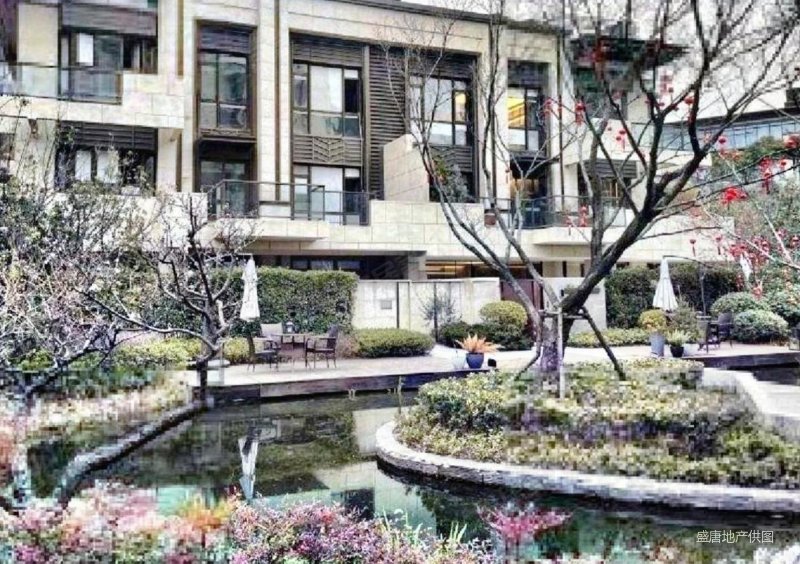 金隅紫京叠院4室2厅2卫120㎡南北318万