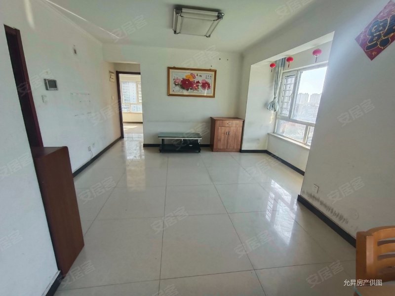 阳光逸墅实际95平米电梯中层带车位地下室