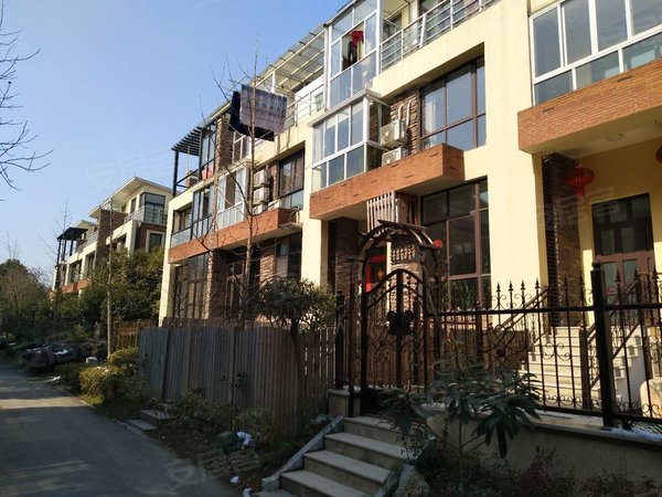 杭州富阳银湖三江鸣翠蓝湾(公寓住宅)三江鸣翠蓝湾精装上叠排 4室2厅4