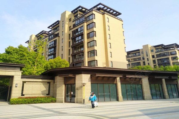 陆家嘴锦绣前城