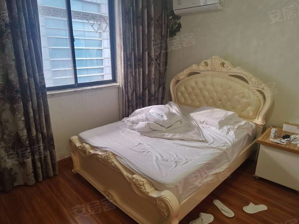 苏州金阊石路石路中心广场实图 押一付一 石路中心广场 天虹 西城永捷