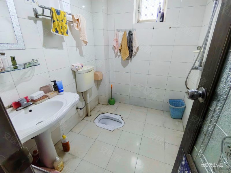 重庆西站 轻轨站出入口 温馨两房 急售 价格可大刀,创豪华岩世家二手