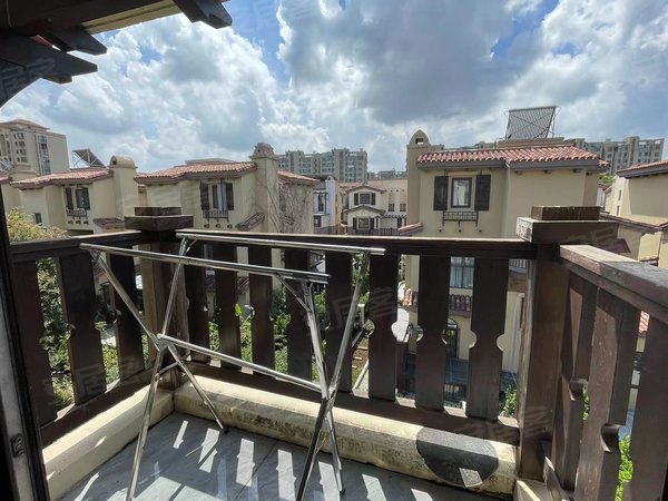 苏州工业园青剑湖雍景湾(东区别墅)青剑湖雍景湾精装一室一厨一卫家电