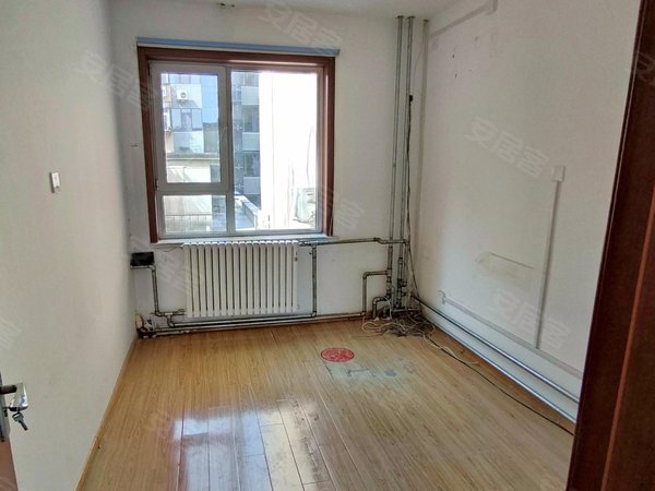 济南市中七里山紫宸大厦居民楼玉函路济大路路口 3层小楼出租 停车