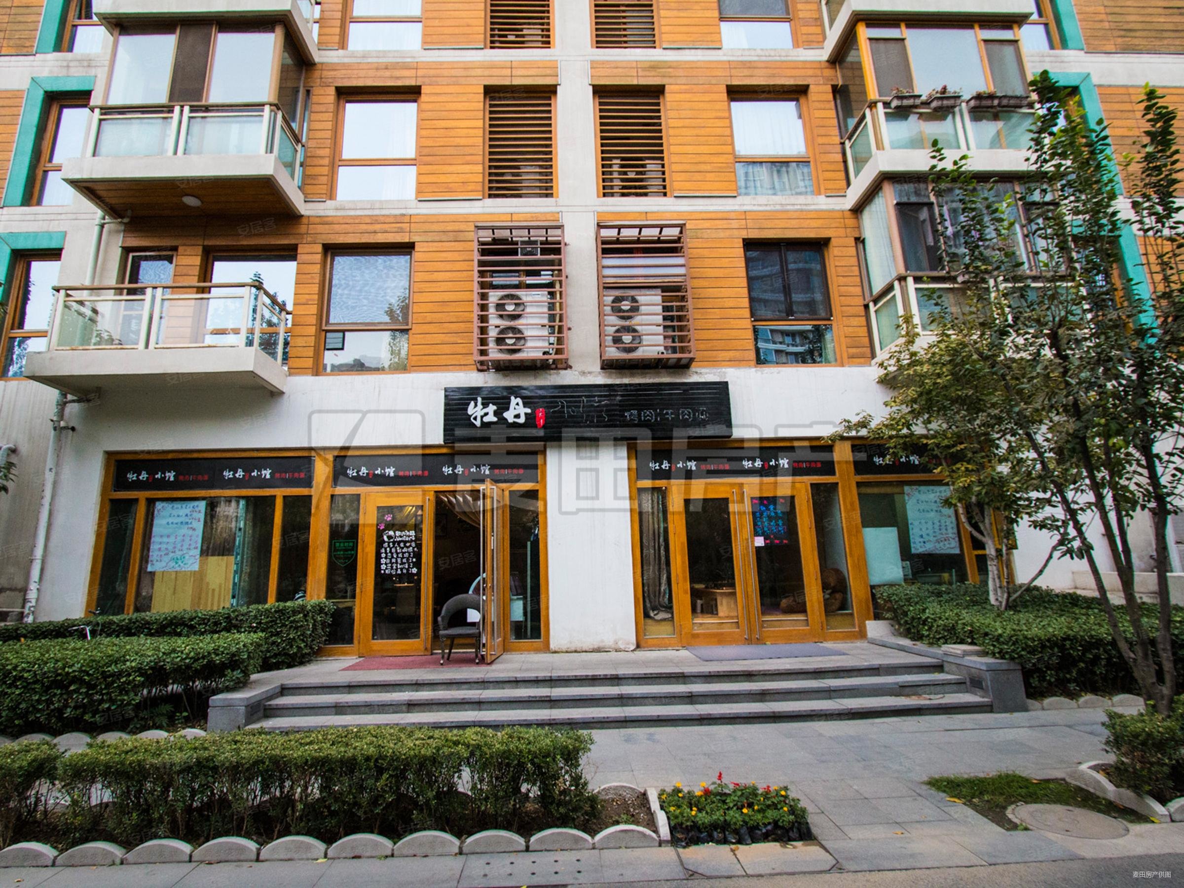 复地首府3室3厅3卫405.59㎡南北3100万