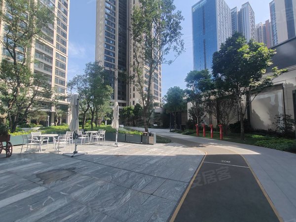 深圳光明光明峰境瑞府金地峰境瑞府四房二厅二卫小区环境好,交通购物
