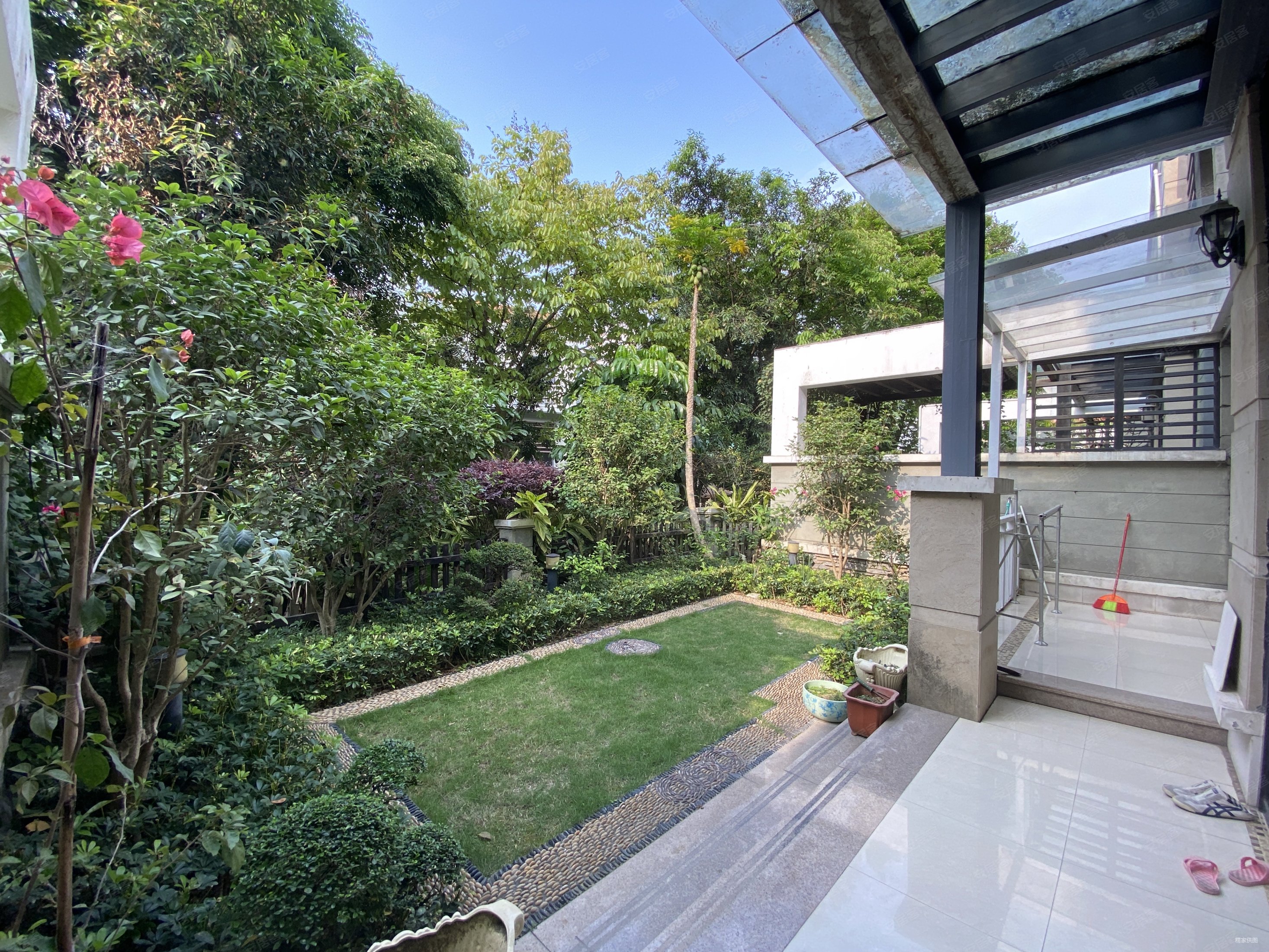 业主诚意出,圣莫丽斯(别墅)二手房,0万,4室2厅,3卫,307平米-深圳安居