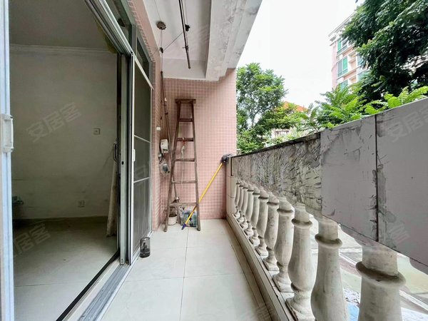 深圳布吉下水径阳光花园下水径小区 朝南两房 部分家私 民水民电出租